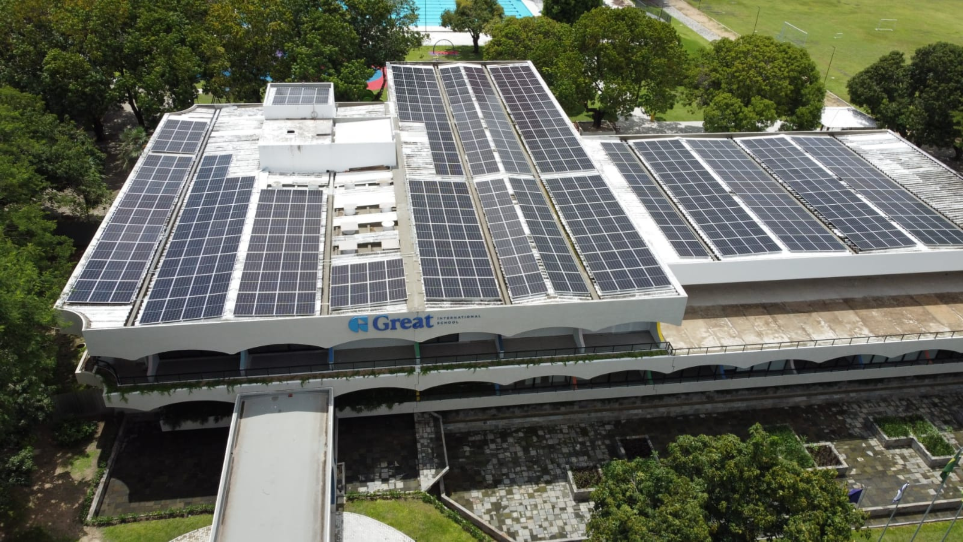 Sistema fotovoltaico comercial — Estação Solar