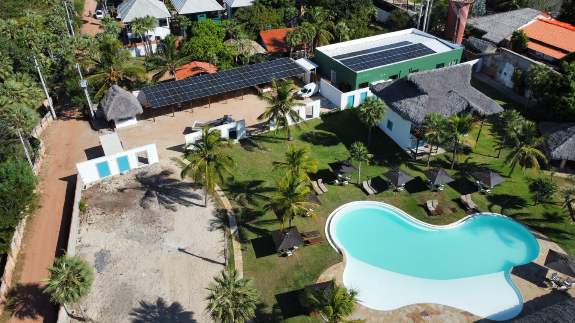 Sistema fotovoltaico comercial — Estação Solar
